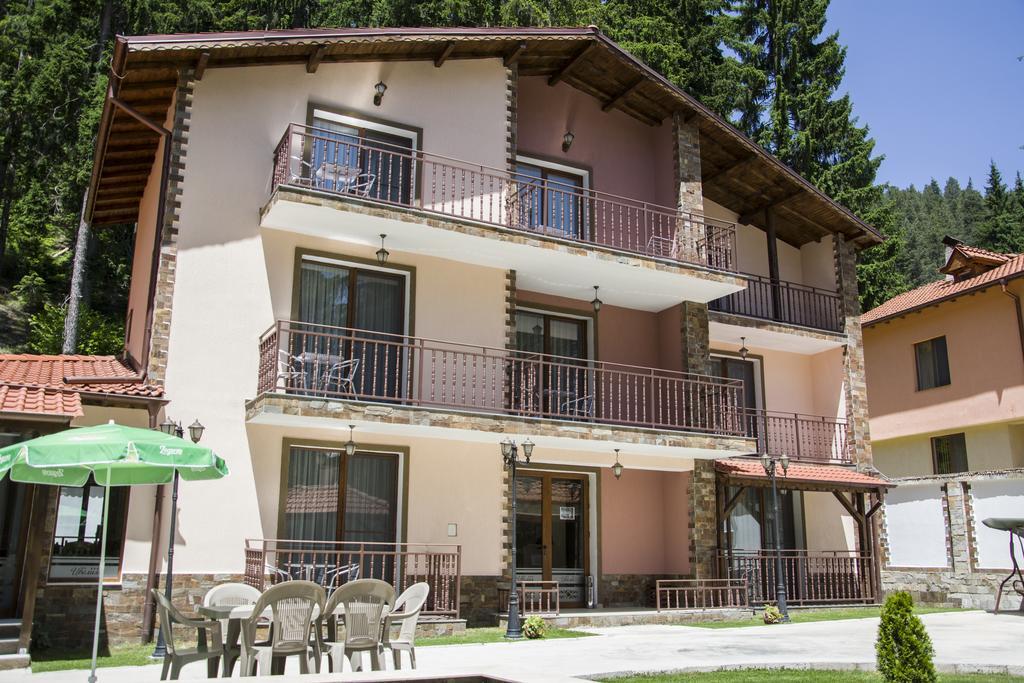 Ивелия Къща За Гости Dospat Exterior foto